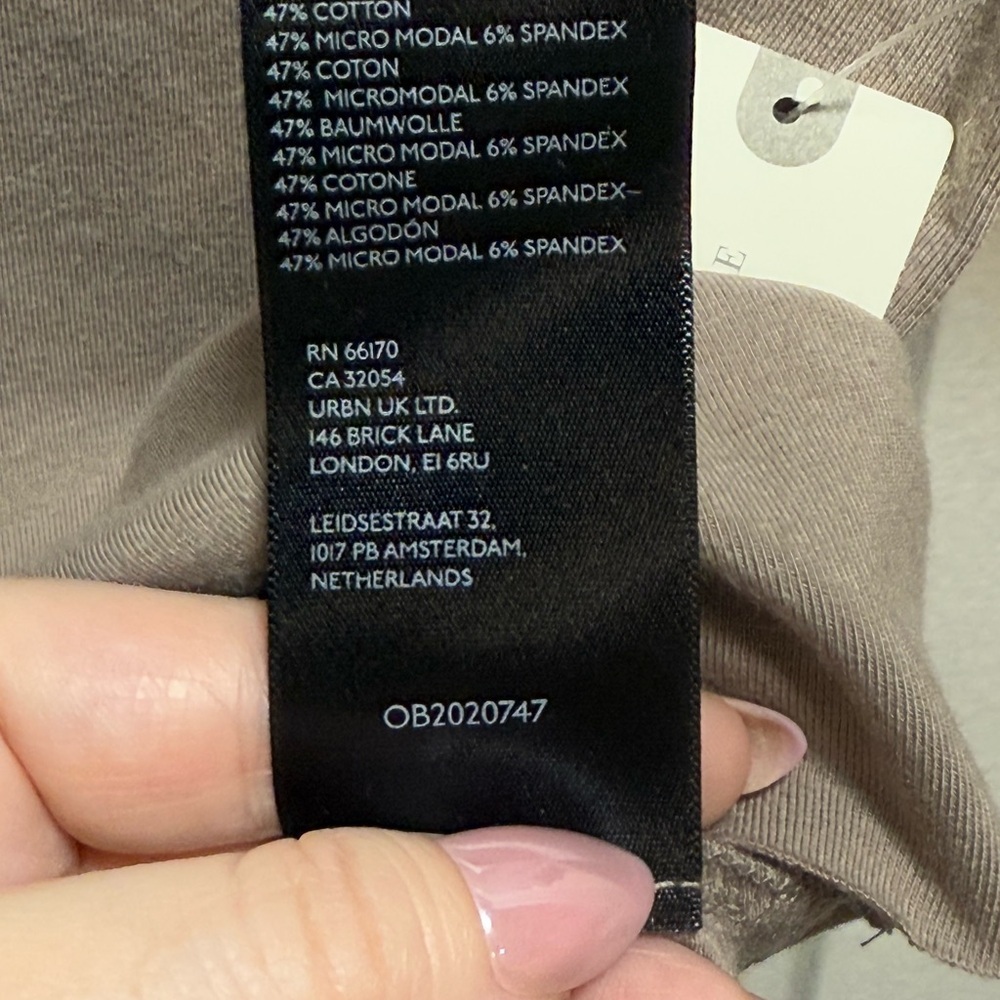 Anthropologie Short Sleeve Crewneck Tee Baby Tee- Taupe Size S - Picture 7 of 7